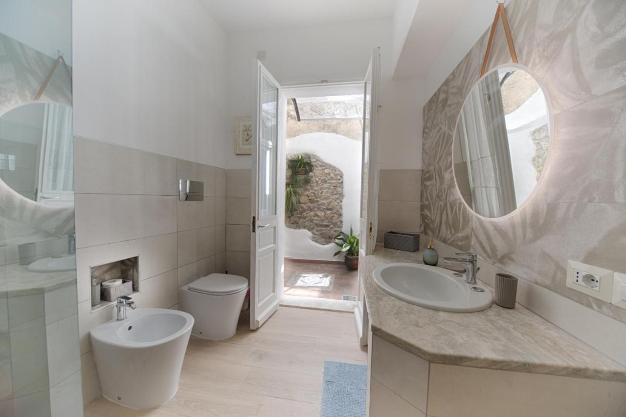 Cozy Guest House Downtown Olbia Exterior photo