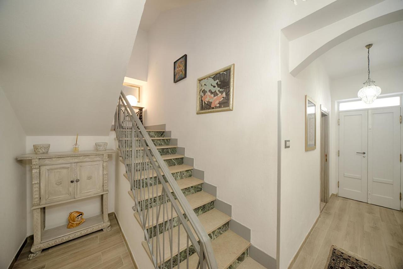 Cozy Guest House Downtown Olbia Exterior photo