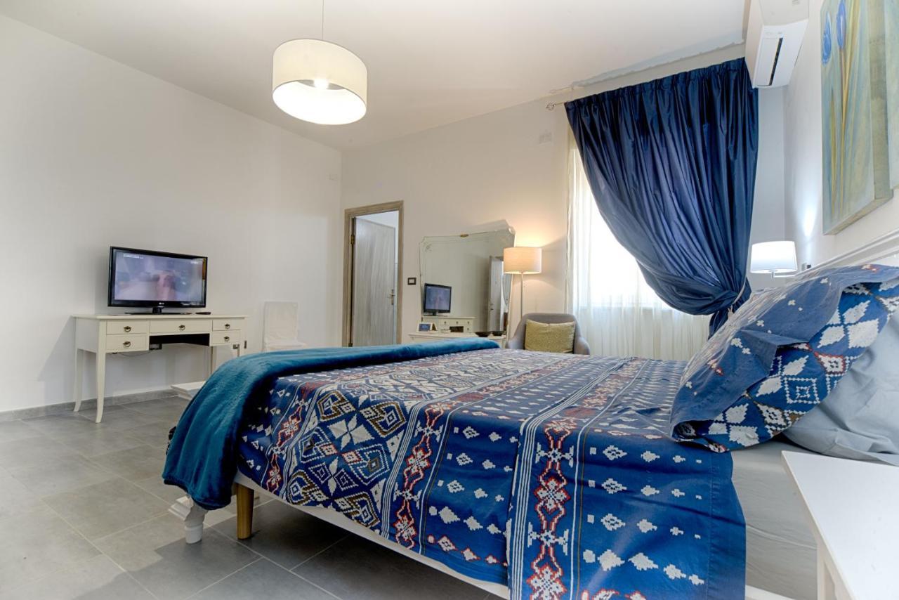 Cozy Guest House Downtown Olbia Exterior photo